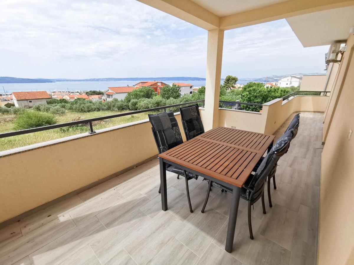 A4 Apartmani Kevic Kastela Exterior photo