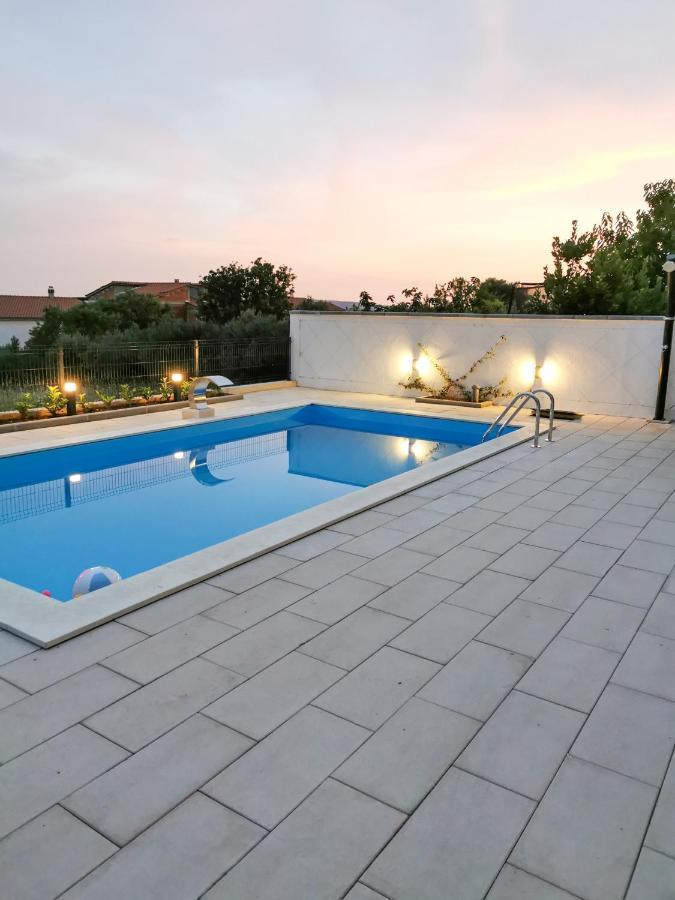 A4 Apartmani Kevic Kastela Exterior photo